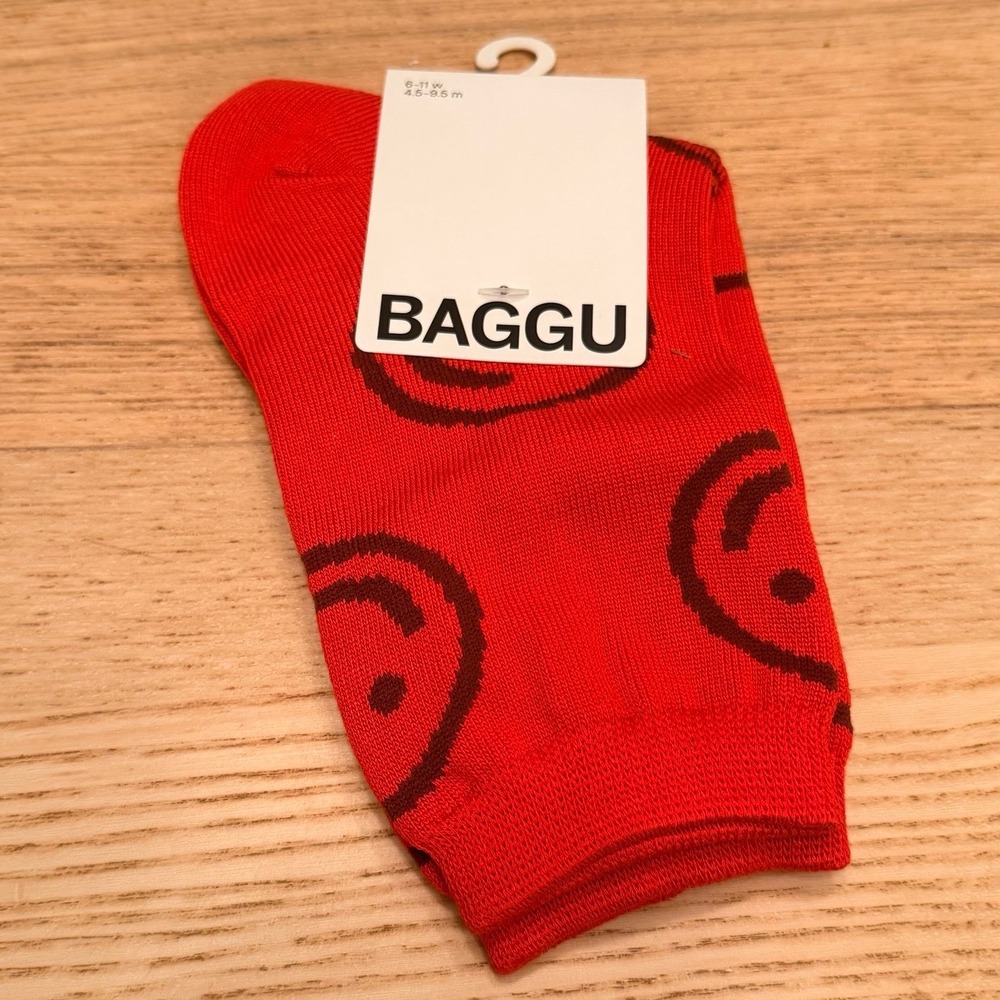 Red Baggu happy socks smiley face